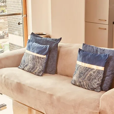 Апартаменти Modern Dock &free Secure Parking! *