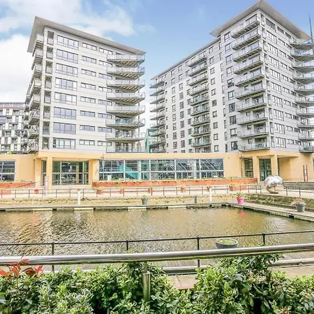 Modern Dock &free Secure Parking! *