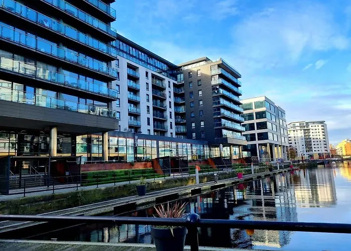 Modern Dock &free Secure Parking! Appartement