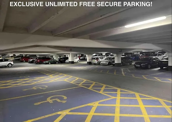 Modern Dock &free Secure Parking! Лидс