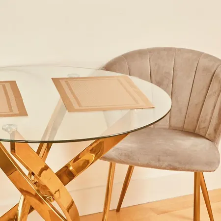 Modern Dock &free Secure Parking! Apartment