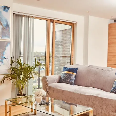 Modern Dock &free Secure Parking! Διαμέρισμα Λιντς