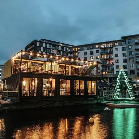 Modern Dock &free Secure Parking! Apartment