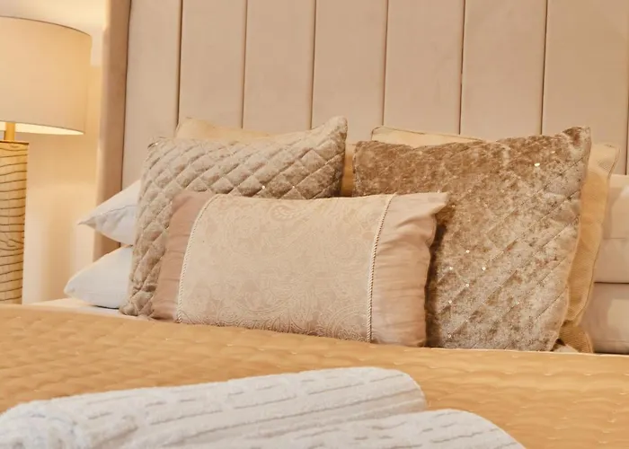 Modern Dock &free Secure Parking! *