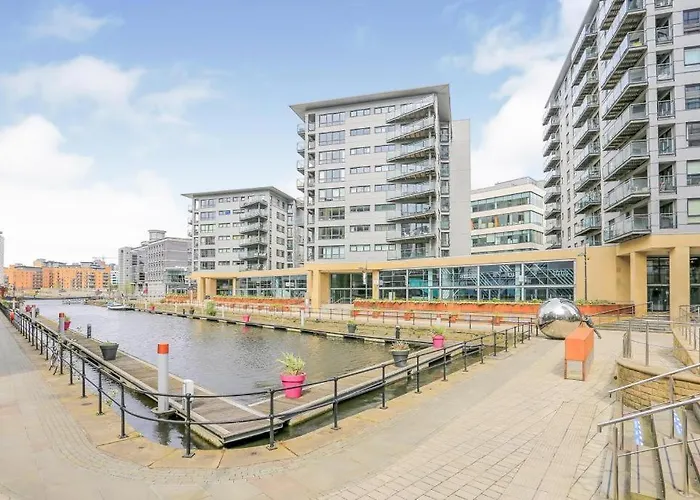 Modern Dock &free Secure Parking! Apartment Leeds (West Yorkshire)